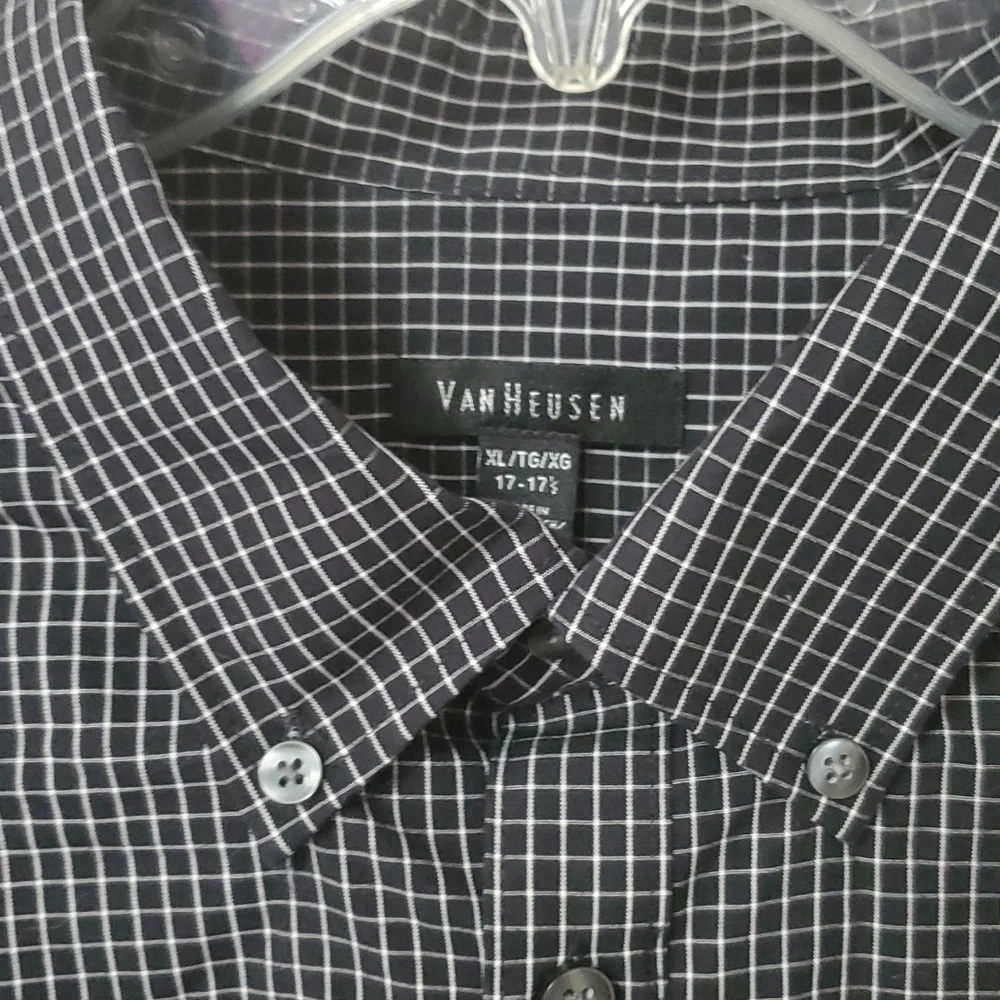 VanHuesen black and white shirt - Picture 3 of 7
